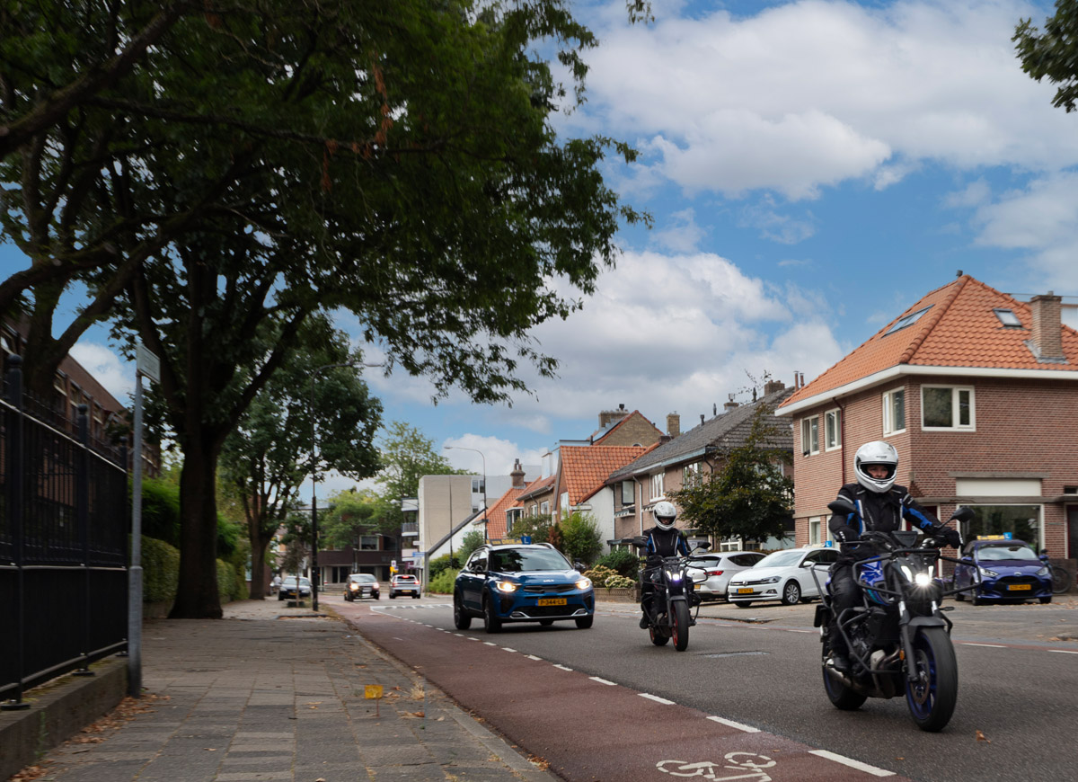 Motorrijles op de weg - E. van Drie Verkeersopleidingen